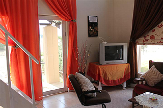 Guesthouse accommodation room Hope lounge area